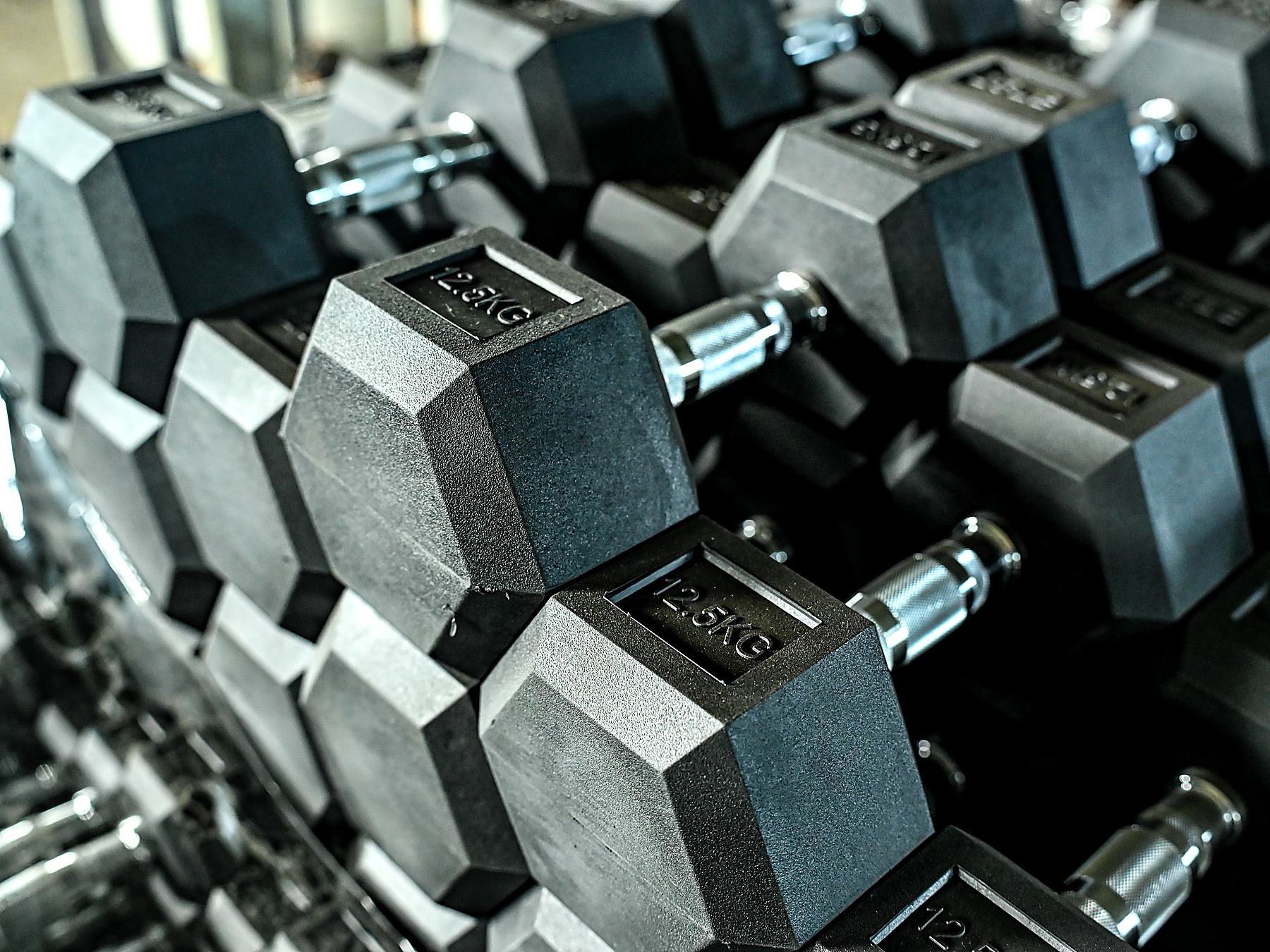 Premium rubber hex dumbbells for commercial gym sourcing
